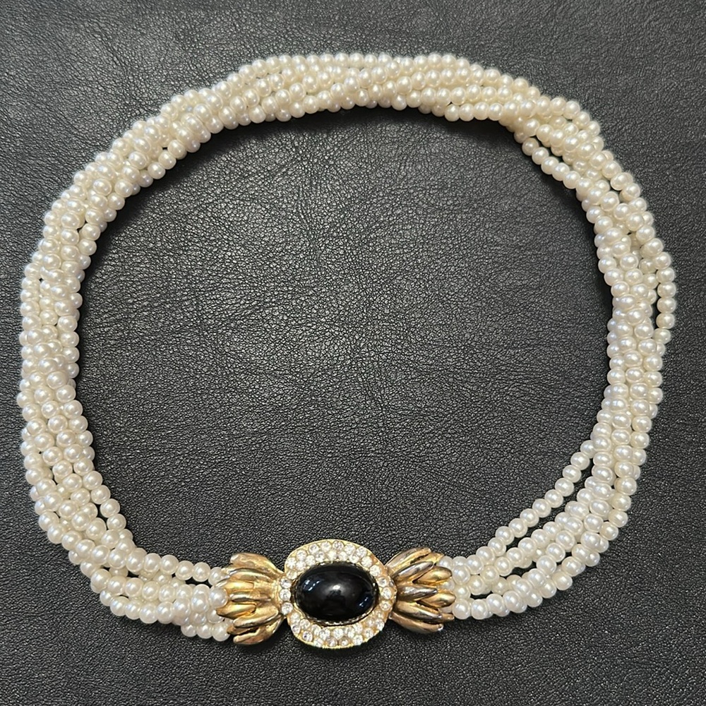 Korea Multiple Strand Faux Pearls W/ Black Glass & Rhinestone Clasp VTG Necklace - Picture 15 of 16